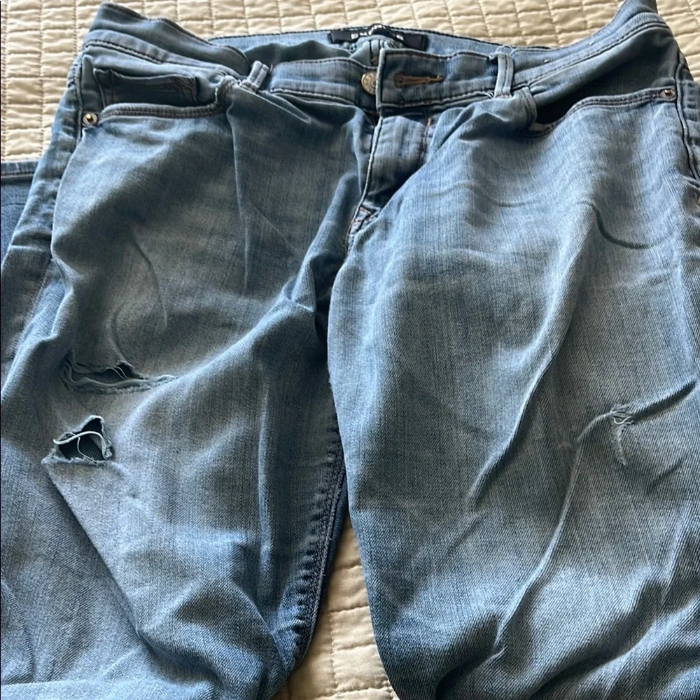 4 Pairs of Blue Jeans - American Eagle (3 prs)/ 1 Express - See Description - Picture 6 of 12